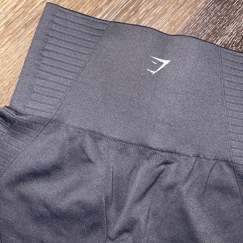 Gymshark Energy+ Seamless Cropped Leggings - Smokey Grey - Picture 5 of 5